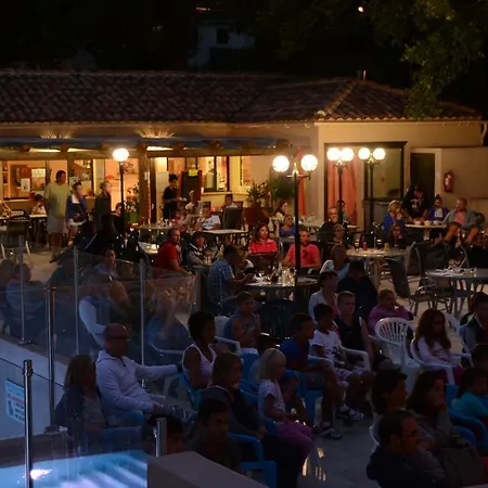 Camping Lou Cantaire Kemping 3*